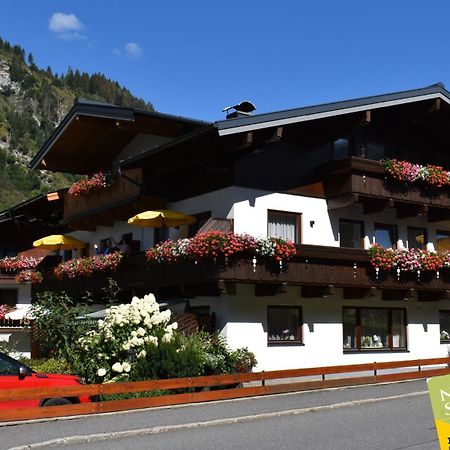 Pension Und Appartement Weinschreiber Rauris Exterior photo